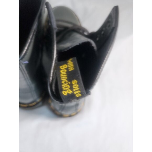 Dr Martens Boots Youth Size 6 Gray Patent Leather Doc Air Walk Lace Up 1460 W - Picture 13 of 16
